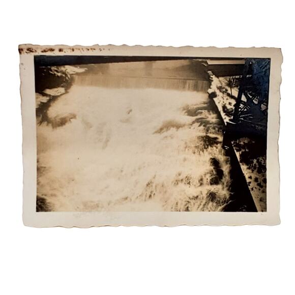 Vtg B&W Original Photos 1940s Grand Coulee Dam Lot of 5 Scenic Snapshot - Picture 3 of 9